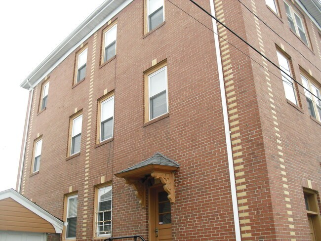 Foto del edificio - 36 Weeden St