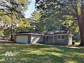 Building Photo - 370 Dot Dr