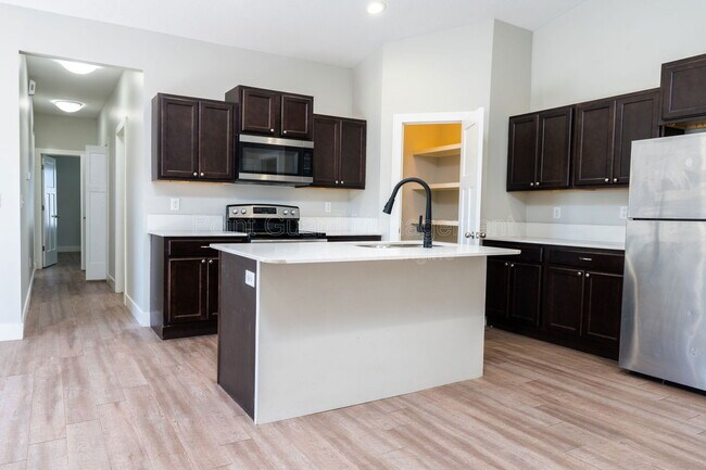 Building Photo - 3412 E Aster St