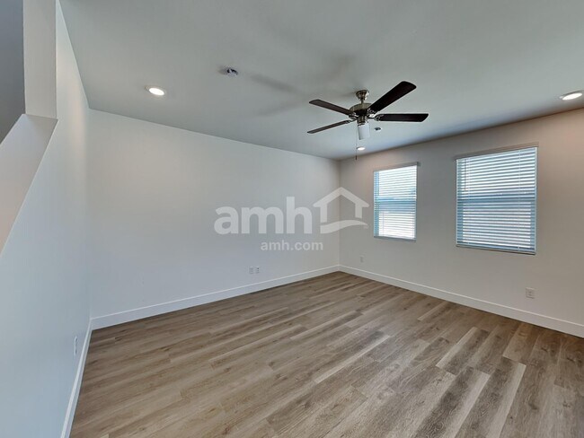 Building Photo - 9596 Harkes Dr