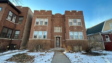 Building Photo - 5226 N Bernard St