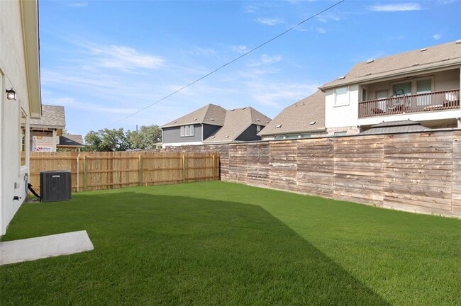 Building Photo - 1117 Yaupon Holly Dr