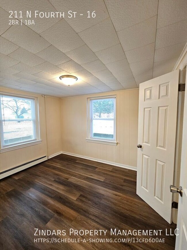 Building Photo - Newly Renovated 2 bed 1 bath Apartment in ...