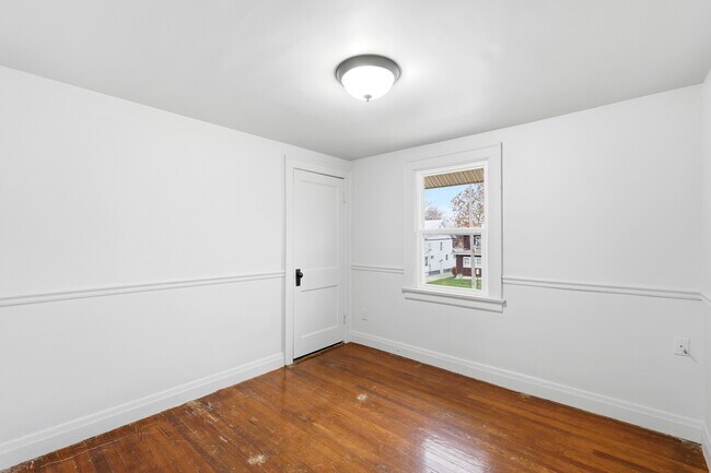 Foto del edificio - 607 W Grand Ave