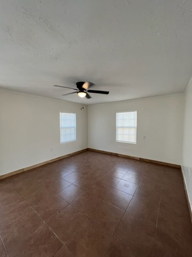 Foto del edificio - 1108 Wells Ave