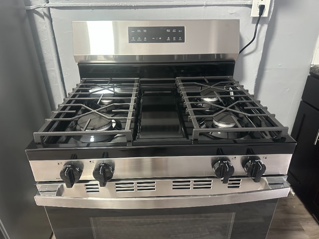 Building Photo - 129 3rd St