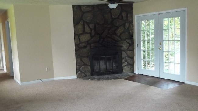 Building Photo - 8451 San Marcos Dr