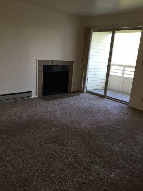 Building Photo - Brittany House - 2 bedrooms