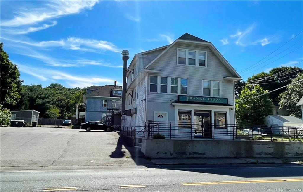 Primary Photo - 286 N Main St