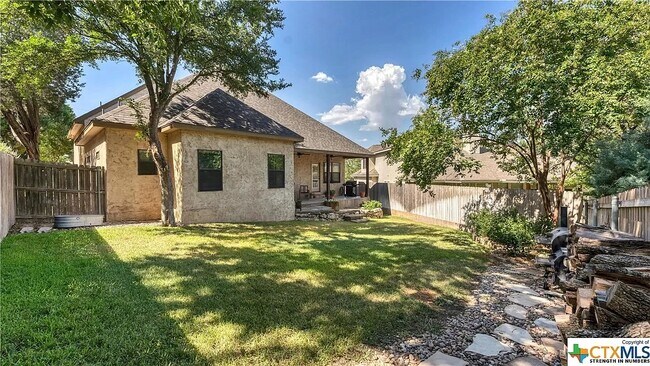 Building Photo - 412 Elmwood Dr