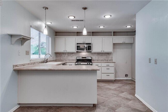 Foto del edificio - Nicely Updated 3 Bedroom, 2 Bath, Singe Story Home in Northwest Austin