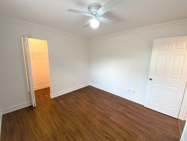 Building Photo - ** REGENCY WOODS ** 3 BED / 2 BATH - CONDO...