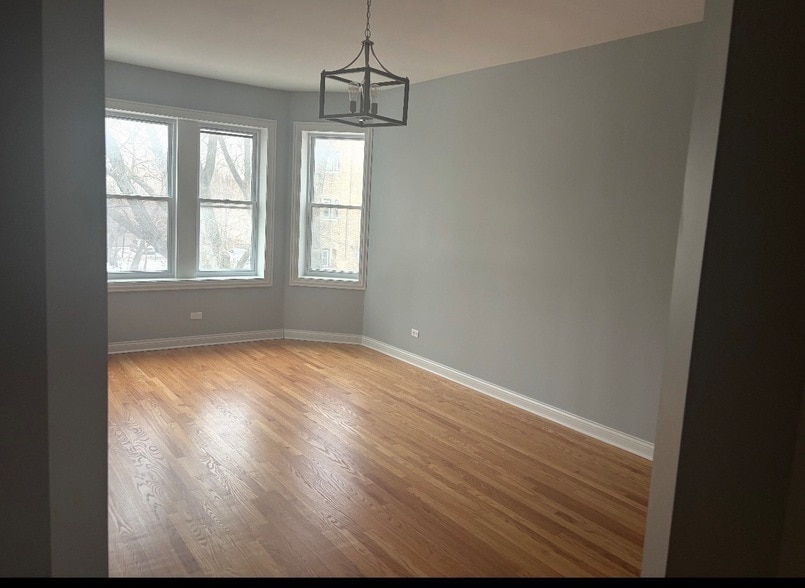 Building Photo - 1529 S Komensky Ave