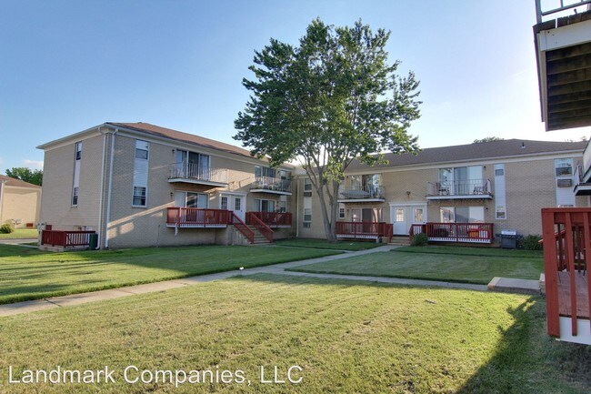 Building Photo - 112 Willow Dr
