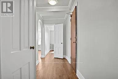 Photo du bâtiment - 701 Eglinton Ave W