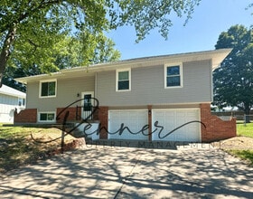 Building Photo - 2707 S Coachman Dr