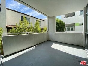 Building Photo - 1232 Kings Rd