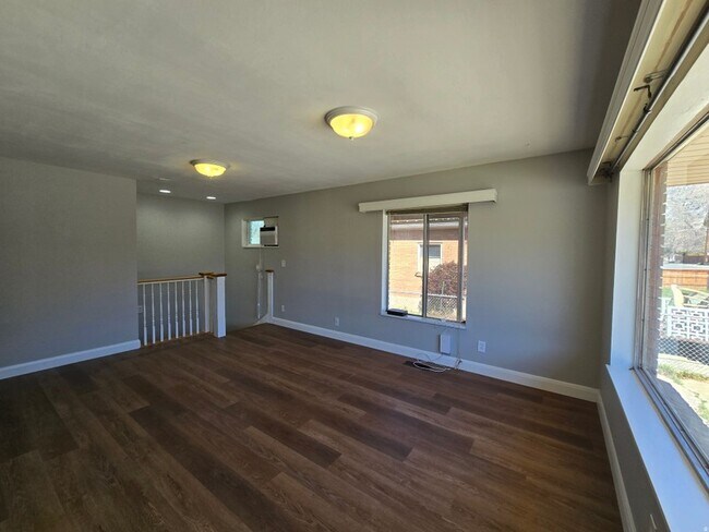 Building Photo - 490 Averett Ave