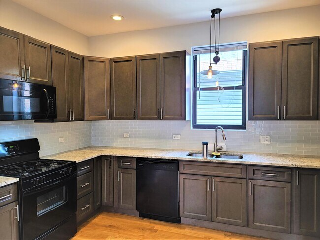 Foto del edificio - 3224 N Central Park Ave