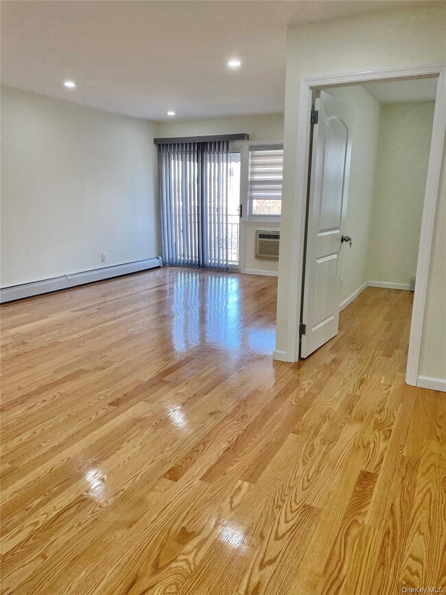 Foto del edificio - 43-22 213th St