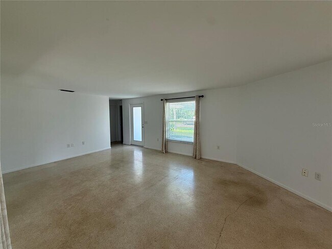 Foto del edificio - 8735 Dunmore Dr