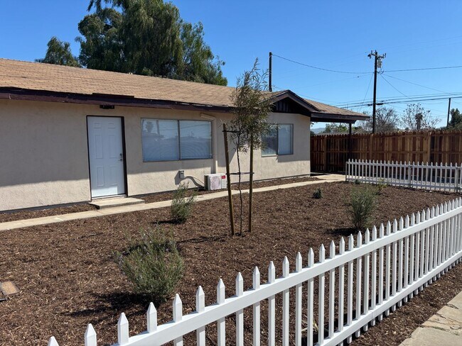 Foto del edificio - Fully Renovated 2BD/1BA Duplex Unit | Eucalyptus Ave, Moreno Valley