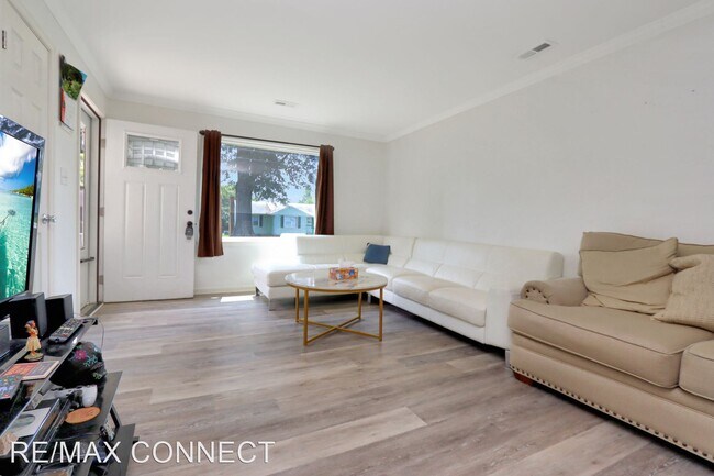 Building Photo - 3 br, 2 bath House - 723 Woodfin Rd