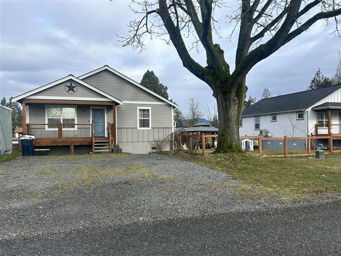 Primary Photo - 3 Bedroom House in Sumas