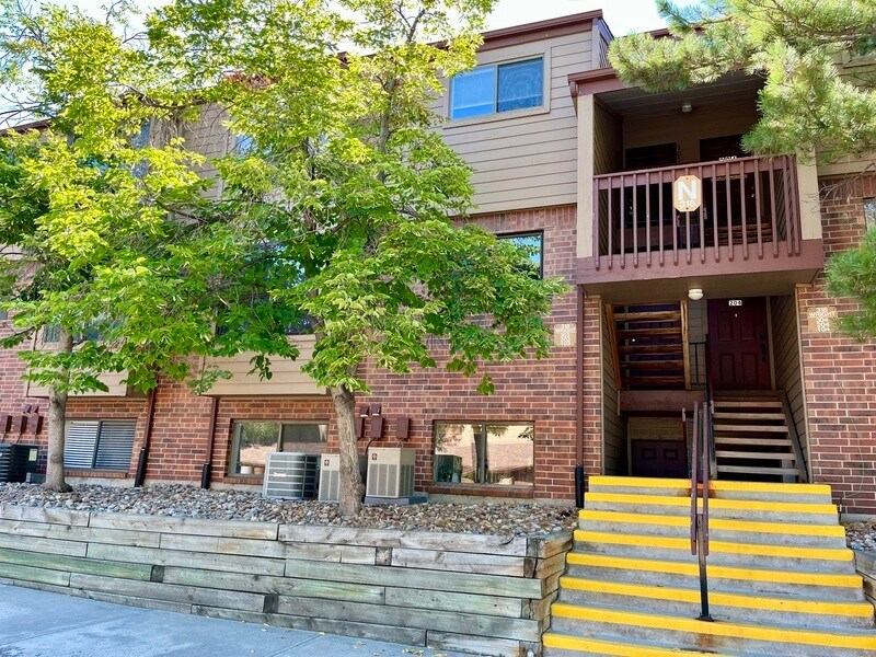 318 Wright St Unit 303, Lakewood, CO 80228 Condo for Rent in Lakewood