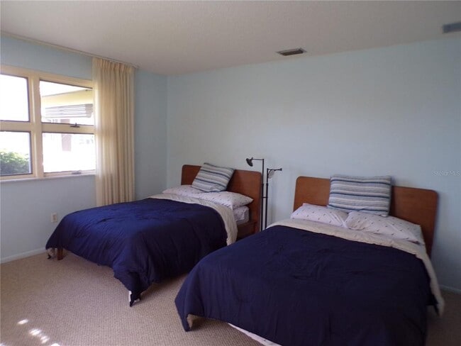 Building Photo - 2839 Via Paloma Dr
