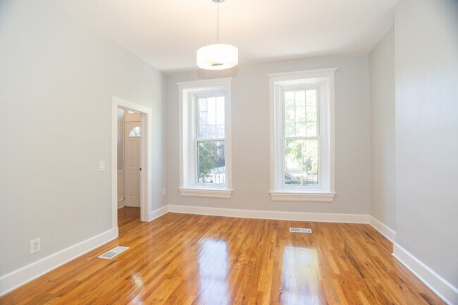 Foto del edificio - 525 N Wood St