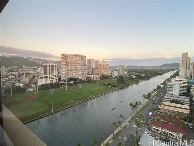 Foto del edificio - 444 Niu St