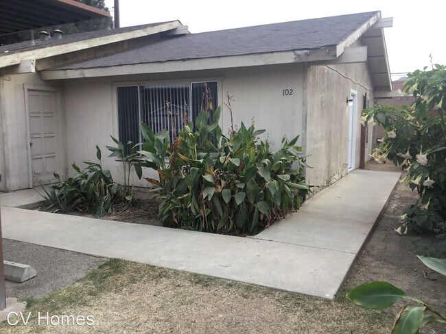 Building Photo - 2 br, 1 bath Apartment - 4778 E. Hoxie Ave.