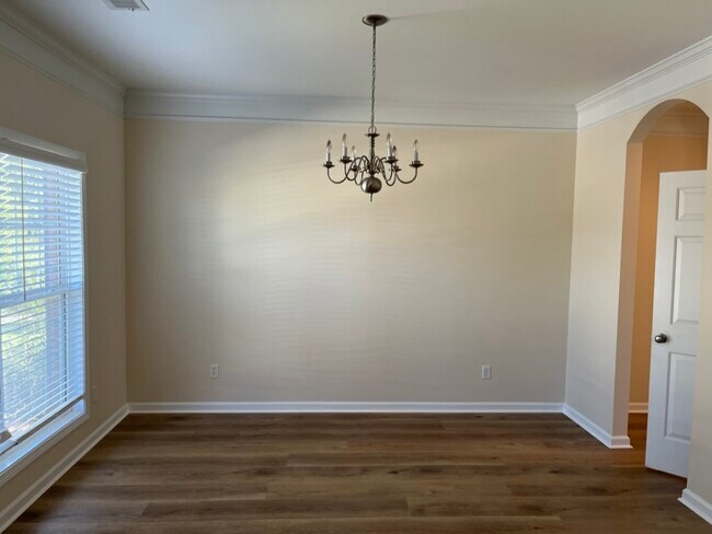 Foto del edificio - 509 Briar Jump Ln