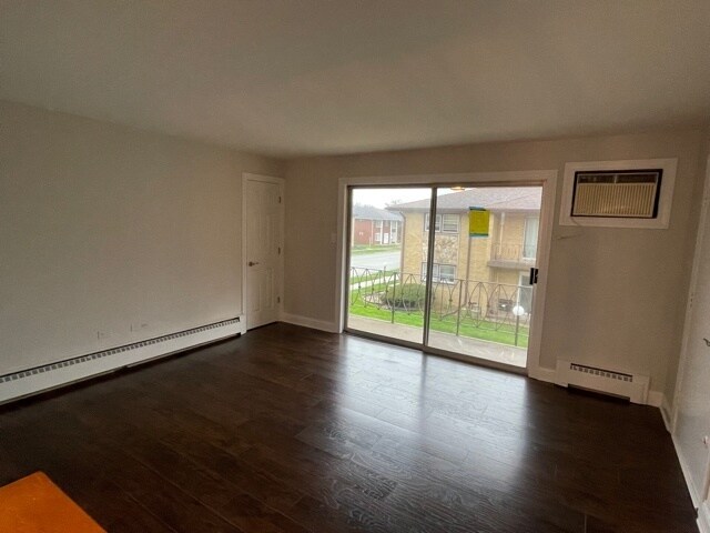 Foto del edificio - 18318 Exchange Ave