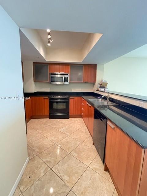 Building Photo - 16699 Collins Ave