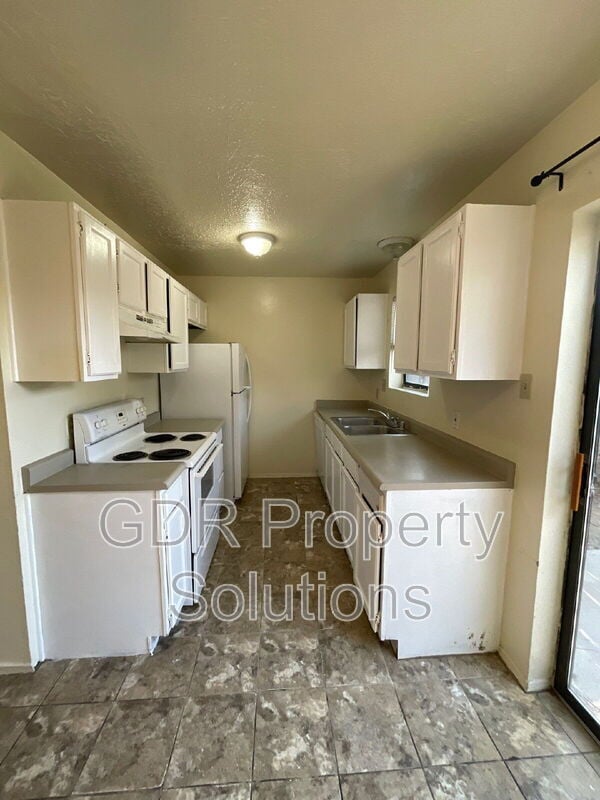 Building Photo - 420 Tennessee St NE