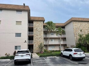 Building Photo - 2500 SW 81st Ave