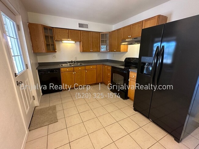 Building Photo - 6850 E Lurlene Dr