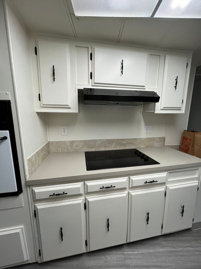 Building Photo - Manufactured Home with River Views! CAMAS SCHOOL!!