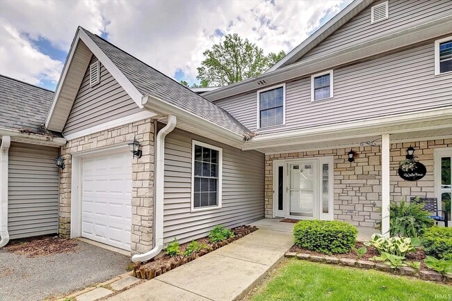 Building Photo - 5733 W Vinca Ln