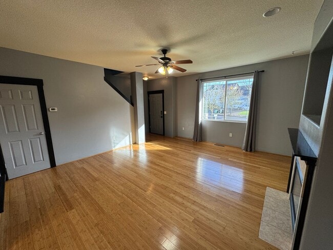 Foto del edificio - Spacious 4 Bedroom Home in SW Corvallis – $2,995/month