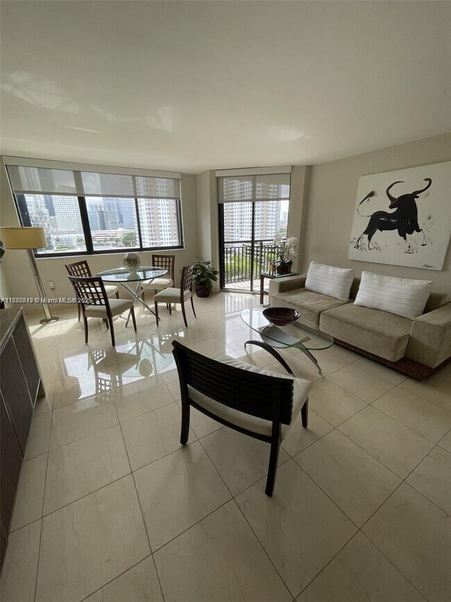 Foto del edificio - 540 Brickell Key Dr
