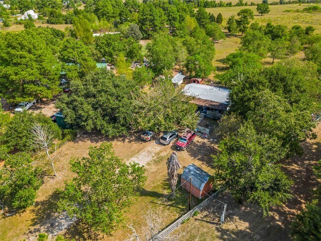 Foto del edificio - 20314 Great Lake St