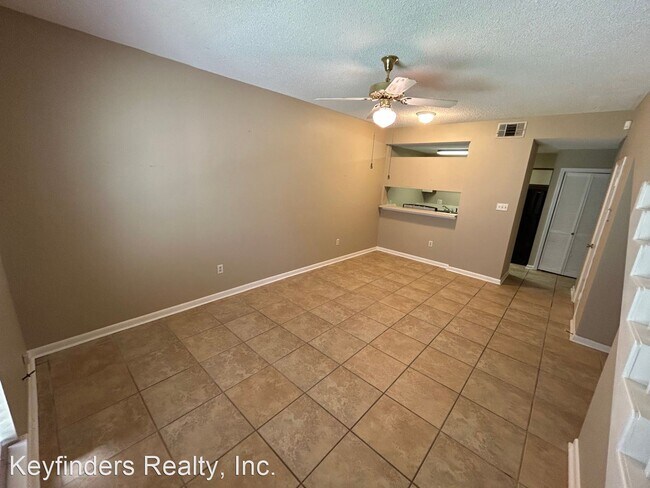 Building Photo - 1 br, 1.5 bath House - 8508 Summa Ave.  Un...