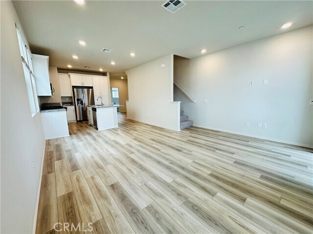 Foto del edificio - 213 N Vincent Ave