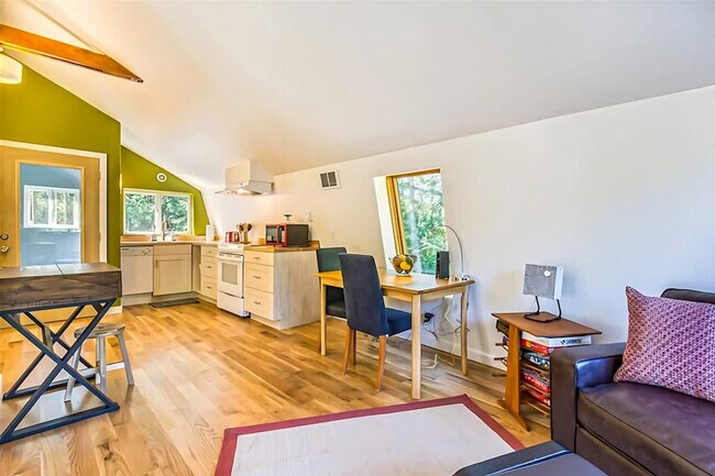 Foto del edificio - 32 Michaels Rd