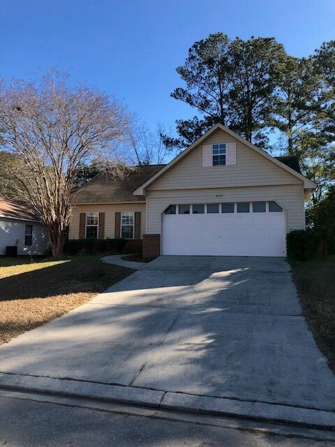 Foto principal - 8151 Charrington Forest Blvd