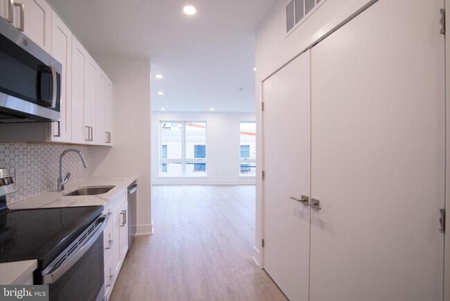 Foto del edificio - 1325 N Lee St