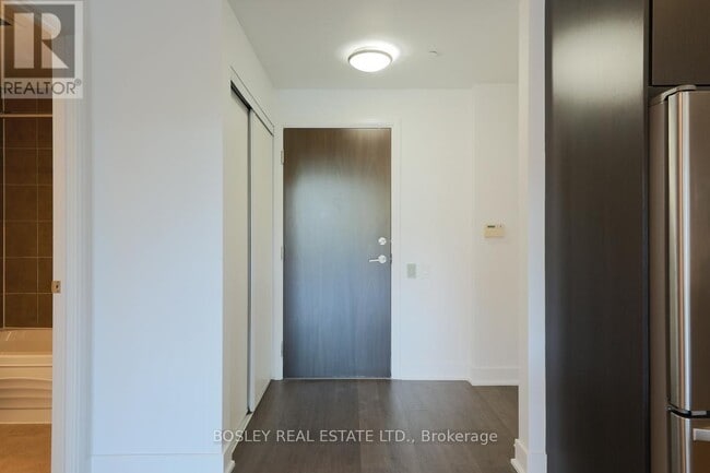 Building Photo - 7608 Yonge St